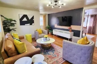 Image de Chic, Spacious Pet Friendly Apt Near Attractions/Food/Ewr/Nyc