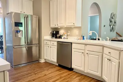 Image de Pet-Friendly with Fenced Yard: Braves, Six Flags, Nature Escapes & Atlanta Hub!