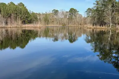 Image de Lake Escape! This secluded house on a private lake is the perfect get away.