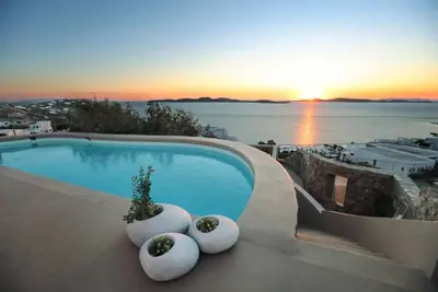 Image de Location, sea and sunset view, walking distance to the beach, close to hot spots