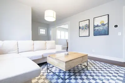 Image de 2Bd/2Bth King Beds, Patio, Yard, Walk to Trail, Safe & Quiet, Newly Furnished