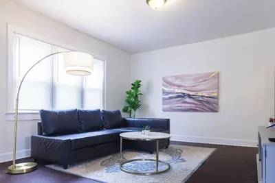 Image de King Beds, Walk to Trail, Safe & Quiet, Parking