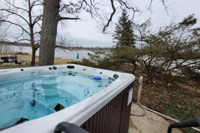 Image de Campau Lake 2 cottage 2 king, hot tub, pool, kayak
