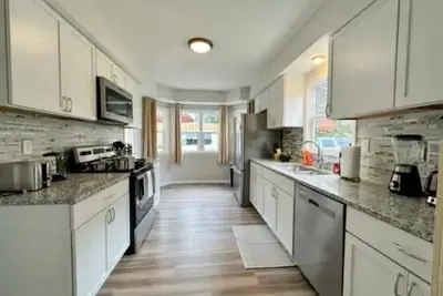 Image de Charming Moore Lake Park Home