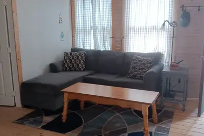 Image de 1 private bedroom, sofa sleeper and 2 lofts @ The Fabulous Bok Vegas Petting Zoo