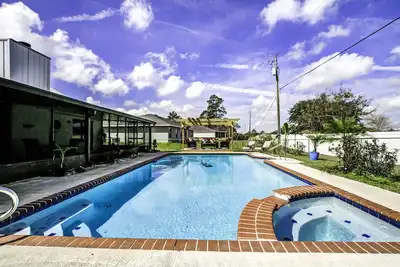 Image de Escape to this tranquil oasis that will wisk your worries away.