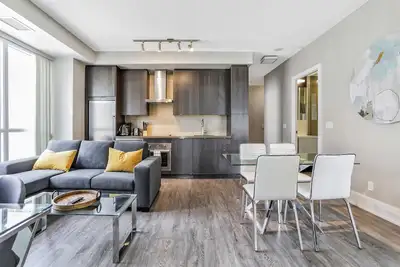 Image de Beautiful 3 Bedroom 2 Bath Condo Suite - Fully Equipped, Fully Furnished