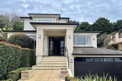 Image de Just steps away from the beach!