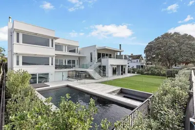 Image de Bespoke Stays - Beachfront Paradise