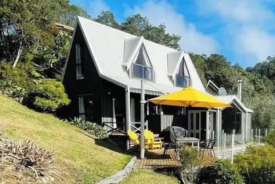 Image de Vintage Charm with Breathtaking Sea Views