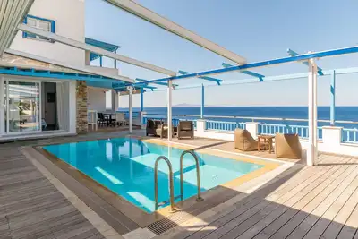 Image de Villa \"Blue Waves View Andros\" avec vue sur la mer, piscine privée et Wi-Fi