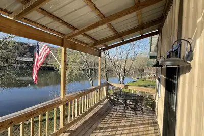 Image de New Listing! Cozy Cabin Riverside Retreat in historic downtown Hardy, Ar