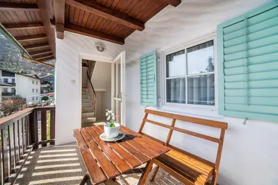Image de Appartement \"Cafe Rudi Living Ignaz\" avec vue sur les montagnes, terrasse et Wi-Fi