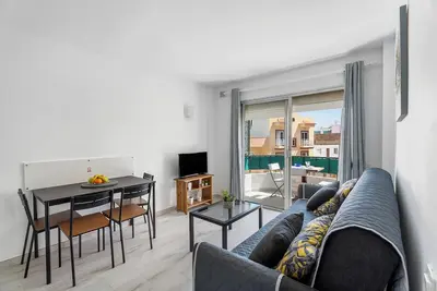 Image de Appartement de vacances 'La Concha' avec vue sur la mer, piscine partagée et balcon