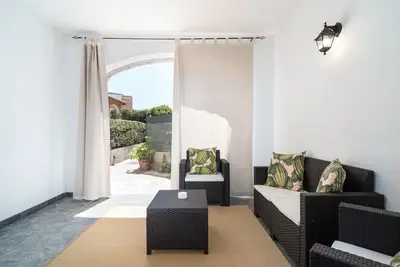 Image de Appartement \"Un Giardino Sul Mare\" avec jardin privé, Wi-Fi et climatisation