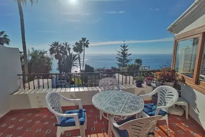 Image de Classique-Vue mer-Appartement-Salle de bain privée-Pedestrian Area