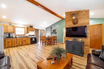 Image de Cabin in Cheboygan- A Northern Outdoor Experience