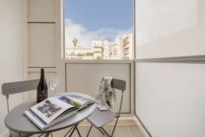 Image de Lux 10 - Station & University Apartment