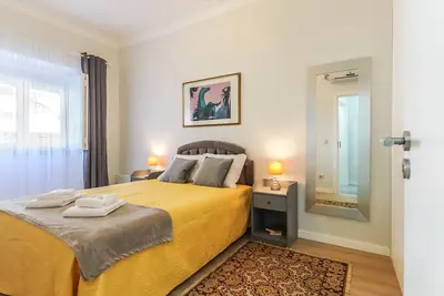 Vita Portucale | Moscavide Casa Branca w/ Terrace