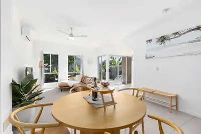 600m to esplanade - Spacious + Everything you need