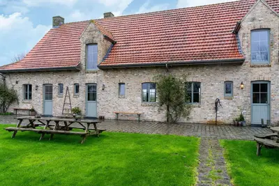 Maison de groupe tout confort avec grand jardin