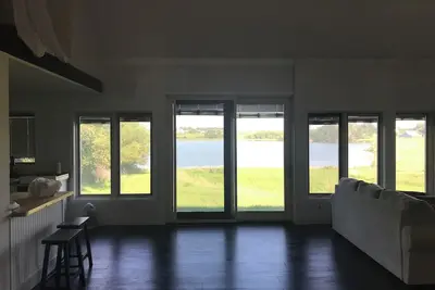 Image de Peaceful Cabin Retreat On The Water