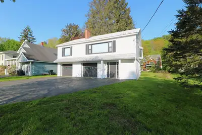 Image de 12 Elk Street Village Property for 30 day or more rental