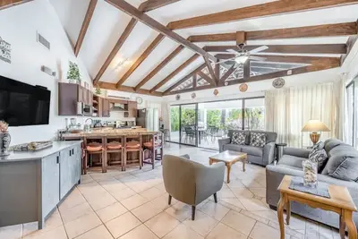 Image de Beautiful 3 bedroom and 2 bathrooms villa close to beach.