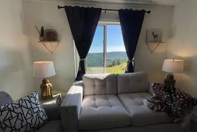 Image de Luxury 1br, ski in/out at Snowshoe!