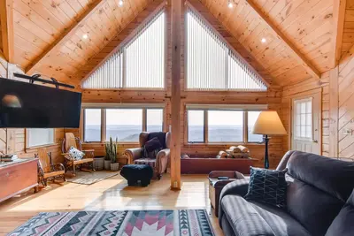 Image de Spacious Howard Cabin w/ Wraparound Deck & Views!