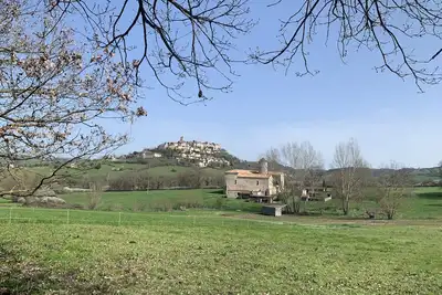 Image de Propriete unique avec vue sur Cordes sur Ciel