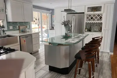 Image de 3-bedroom vacation home walkable to Cape Cod Beaches