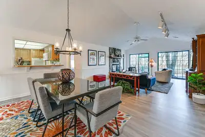 Image de Deck & Community Perks: Sky Valley Home!