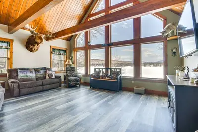 Image de Lakefront New Hampshire Hideaway w/ Deck & Views
