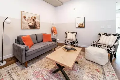 Image de Vintage Country-5 min to Dtn-U\/G Parking-Wifi