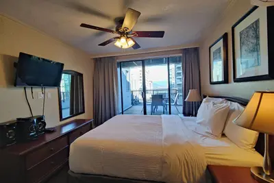 Image de Penthouse Apartment w/ Patio, Harbour & City View