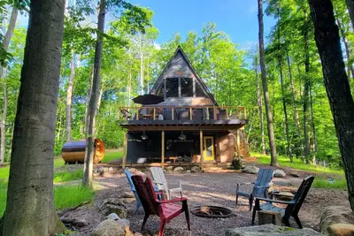 Gorgeous New A-Frame w/ Sauna & Gameroom - Minutes to Pools, Golf and Skiing