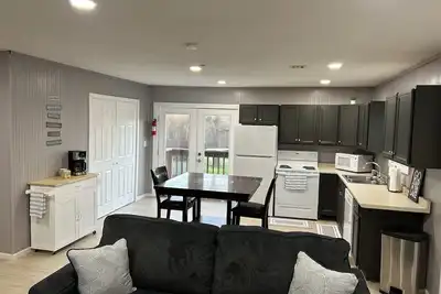 Image de Lake view Stockton cabin. Close to water.