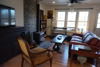 Image de Experience Peace in this Beautiful country cottage nestled beneath the mountains