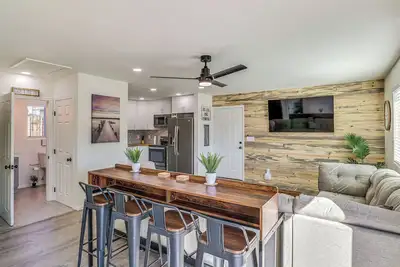 Image de Charming Kingman Casita < 1 Mi to Route 66!