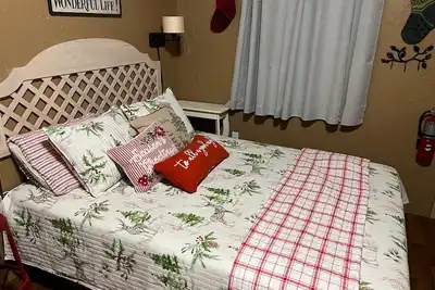 Image de Experience \"It's a Wonderful Life\" Christmas suite in Canton, Tx