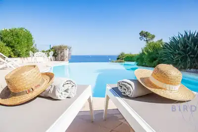 Image de Somptueuse Villa vue mer et sa dépendance rénovées au coeur de l’Esterel