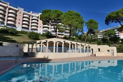 Image de Magnifique appartement rénové au cœur du Domaine des palmiers