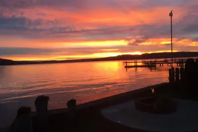 Image de Waterfront Hoodsport Cabin, Hood Canal Beach Oasis