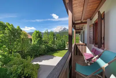 Appartement 'Villa Cleila Blu D' avec vue sur les montagnes, jardin partagé et balcon