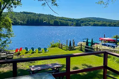 Image de Dog-friendly lakefront oasis with scenic patio & firepit - near skiing & golf
