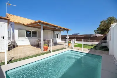 Image de Maison de campagne \"El Rincón Del Chaparral\" avec piscine privée, Wi-Fi et climatisation