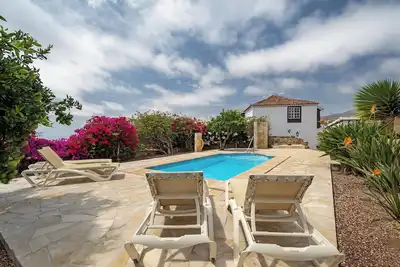 Image de Maison de vacances 'La Tunera' avec vue sur la mer, piscine privée et Wi-Fi