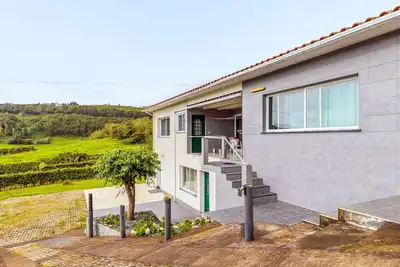 Image de Appartement 'Apartamento T2 Praia Do Almoxarife' avec vue sur la mer, Wi-Fi et climatisation