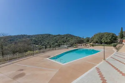 Image de Villa 'Les Canebières' avec vue sur les montagnes, piscine partagée et Wi-Fi